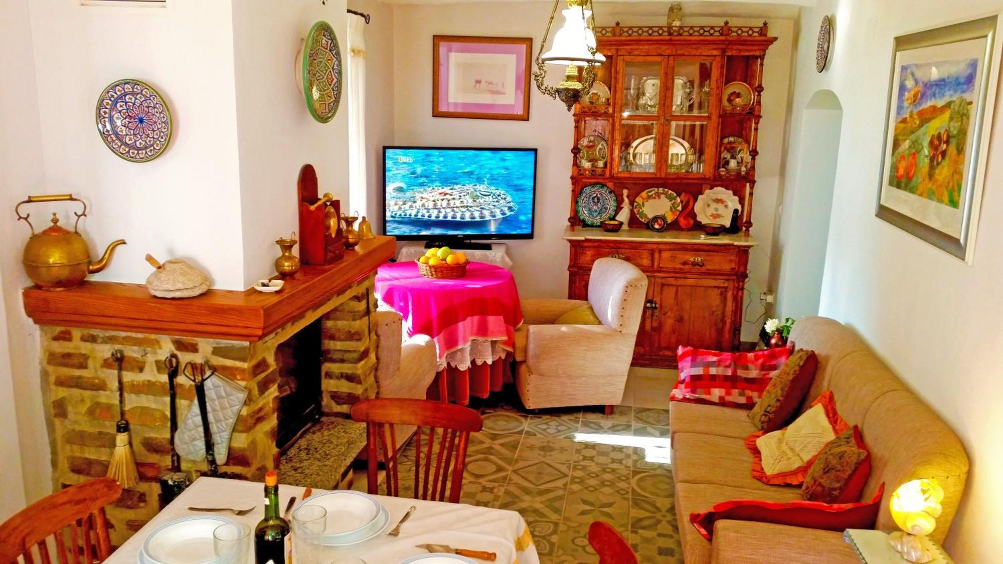 Adelaida Villa